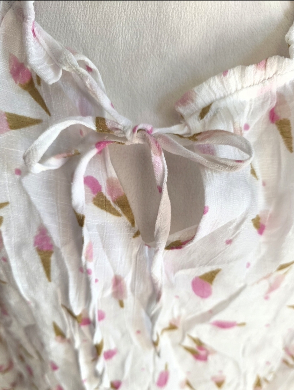 🍦 Zac & Rachel White Blouse with Pink and Tan Floral Print - Picture 3 of 5